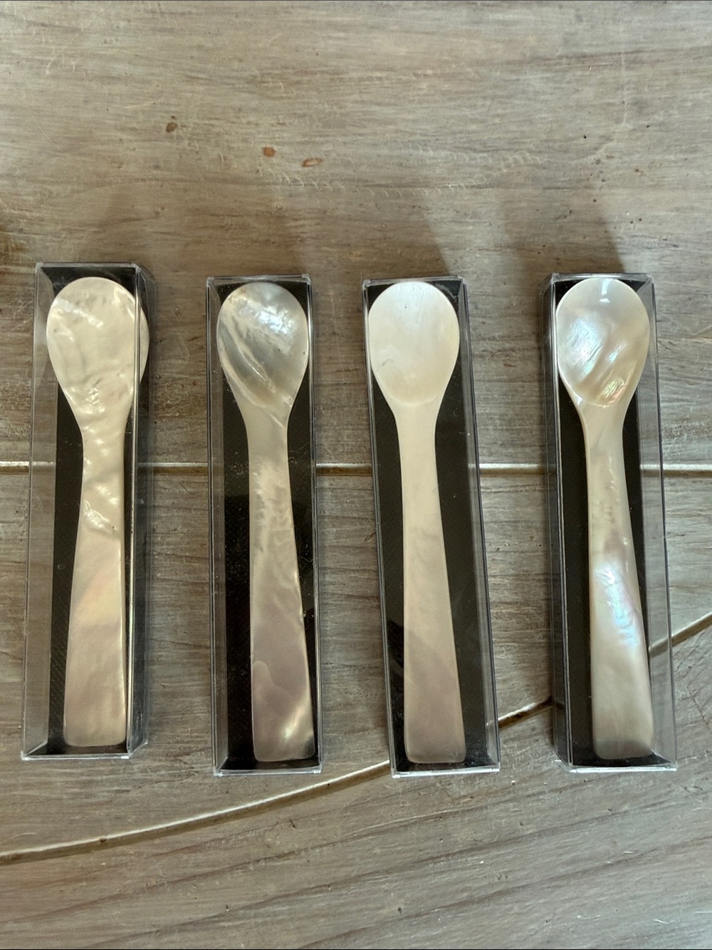 Mother-of-Pearl caviar Spoons - Iridescent White new!